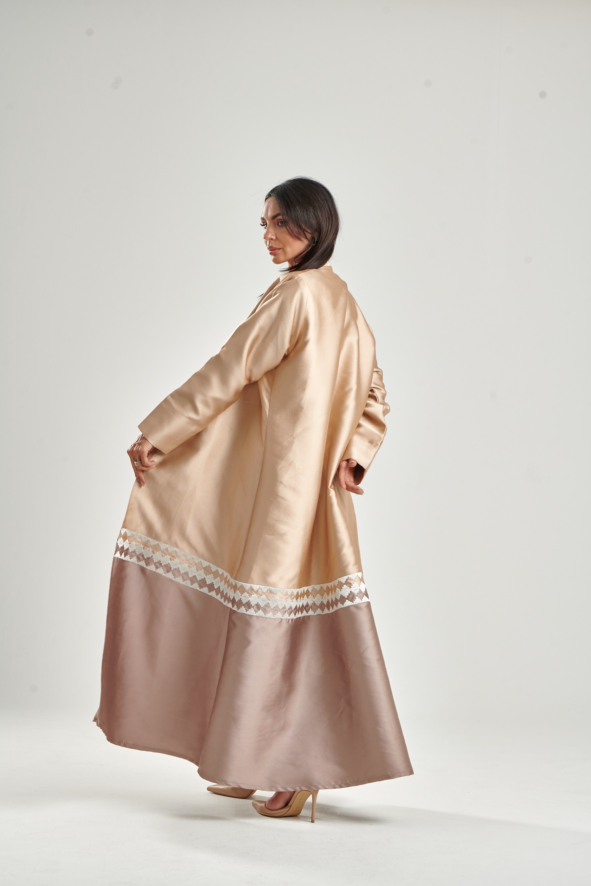 beige126007